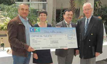 Un chèque de 2000 euros remis par 3R Façades à l’Ehpad de Chasselay