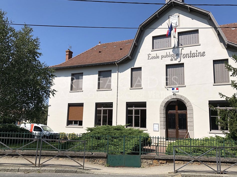 Artisan peintre façades d'une maison à Chasselay, 69380, Rhône