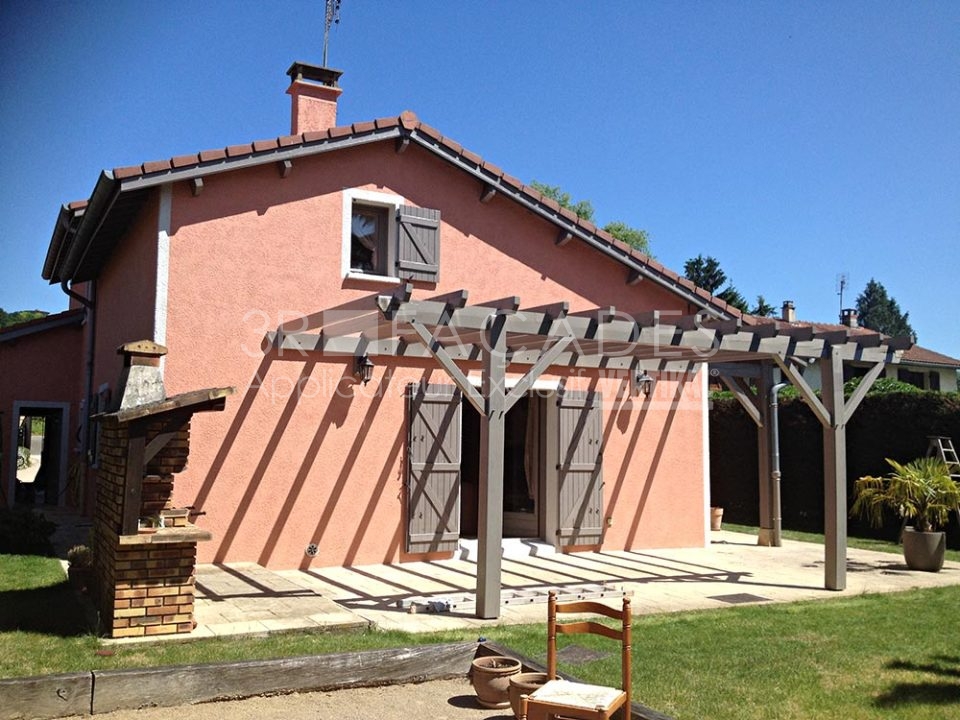 Façadier d'une maison à Neuville-sur-Saône, 69250, Rhône