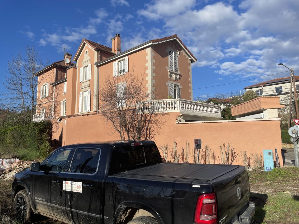 Après ravalement des façades à Lyon 9ème arrondissement, rénovation effectuée -3R Façades