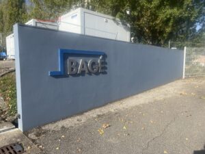 Mur de clôture avec logo 3R Façades