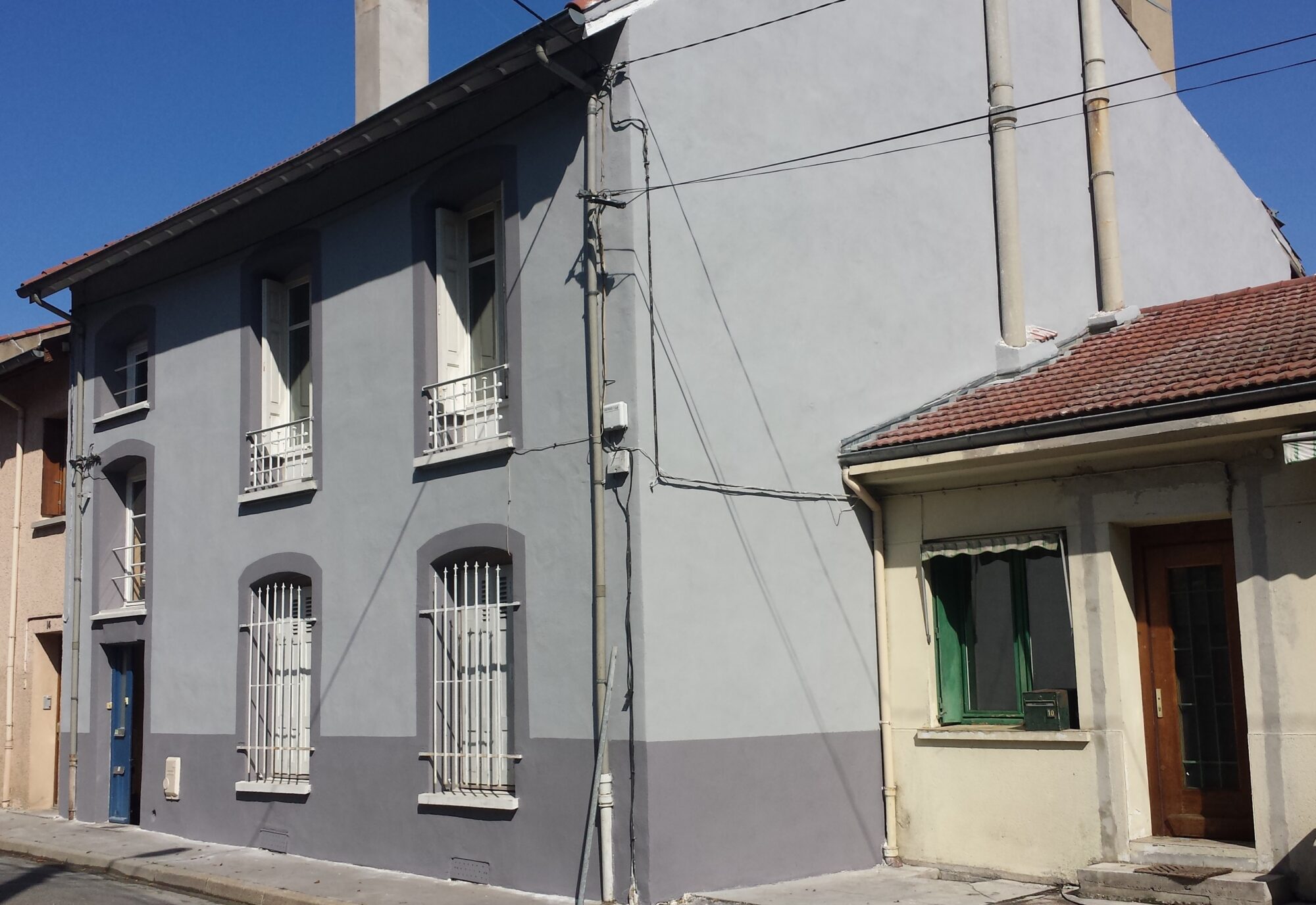 Maison après mise en peinture des façades à Lyon 4ème arrondissement : état final de la façade -3R Façades