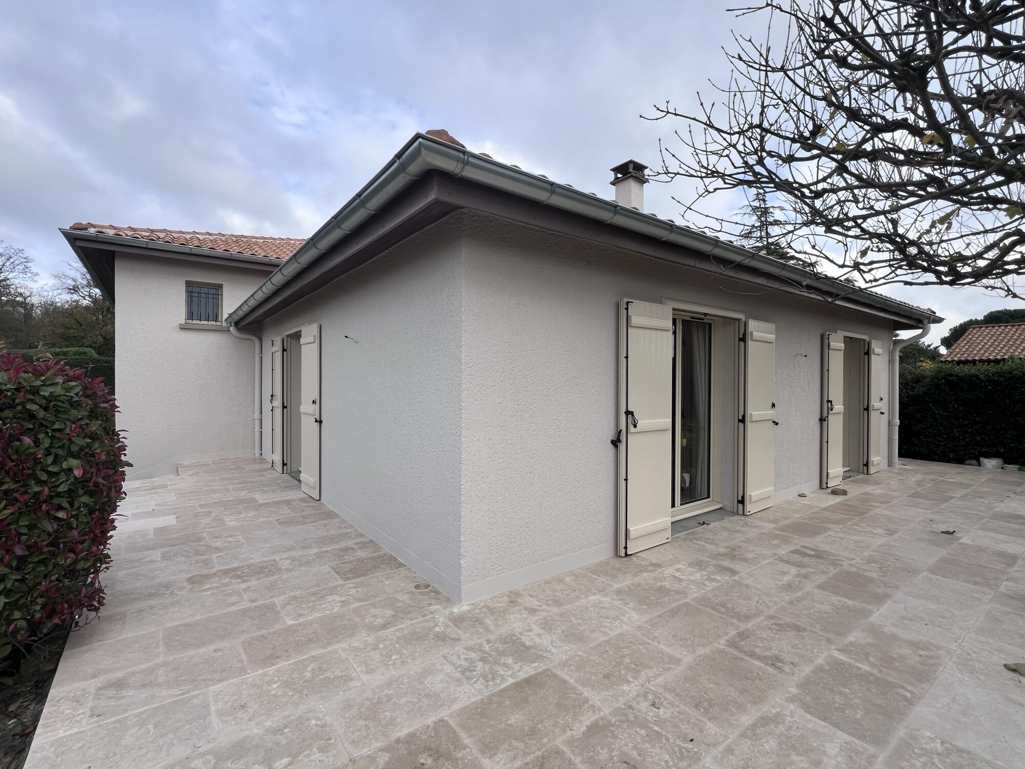 Maison après traitement contre les remontées d'humidité des façades à Lyon 5ème arrondissement - Ravalement effectué -3R Façades