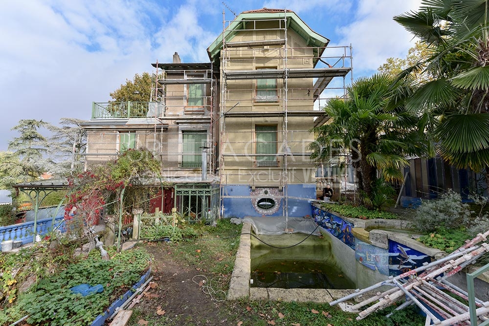 Maison en rénovation avec échafaudages, 3R Façades.